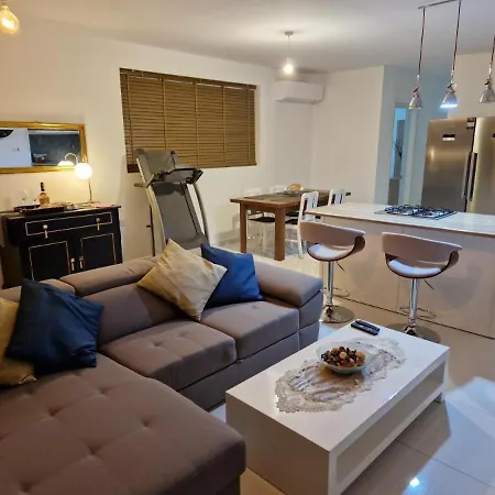 Luxury Apartment Luqa